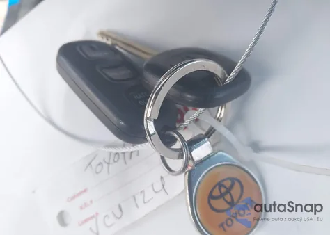 2007 Toyota Corolla Matrix Xr z USA, uszkodzony, nr VIN 2T1KR32E87C627425